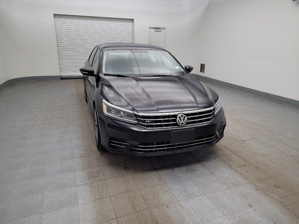 2018 Volkswagen Passat in Miamisburg, OH 45342 - 18108605 14