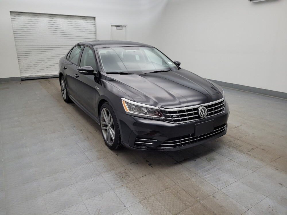 2018 Volkswagen Passat in Miamisburg, OH 45342 - 18108605 13