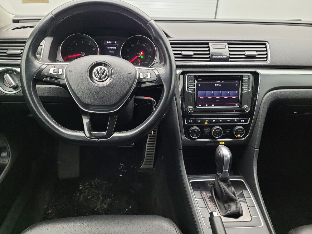 2018 Volkswagen Passat in Miamisburg, OH 45342 - 18108605 22