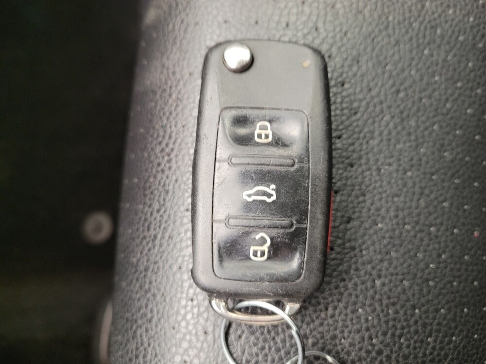 2018 Volkswagen Passat in Miamisburg, OH 45342 - 18108605 32