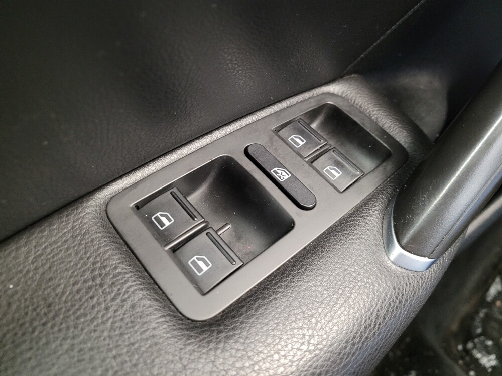 2018 Volkswagen Passat in Miamisburg, OH 45342 - 18108605 27