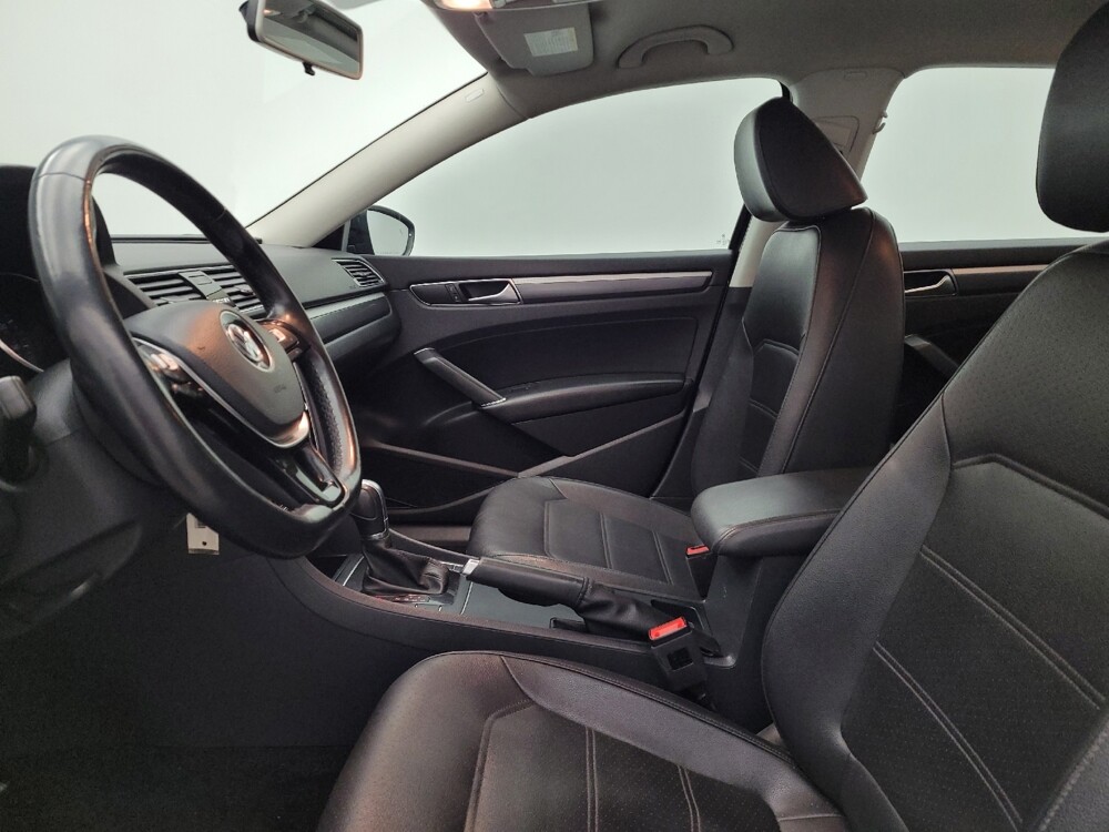 2018 Volkswagen Passat in Miamisburg, OH 45342 - 18108605 17