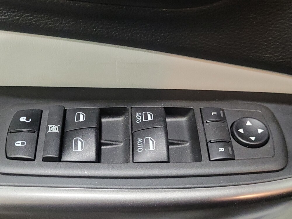 2021 Jeep Cherokee in Allentown, PA 18103 - 18108617 27