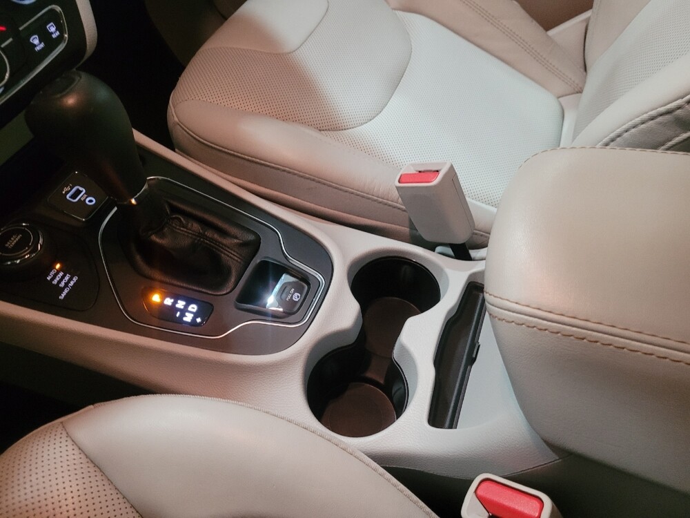 2021 Jeep Cherokee in Allentown, PA 18103 - 18108617 26