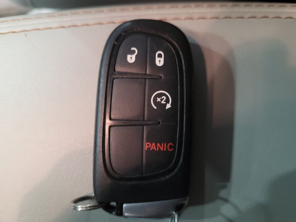 2021 Jeep Cherokee in Allentown, PA 18103 - 18108617 32