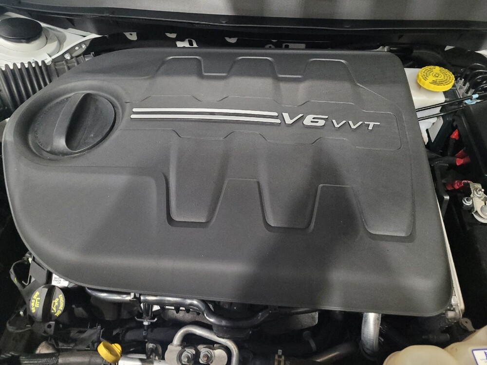 2021 Jeep Cherokee in Allentown, PA 18103 - 18108617 30