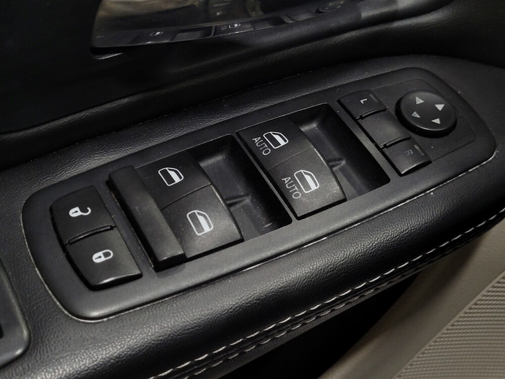 2016 Chrysler Town & Country in New Castle, DE 19720 - 18108629 27