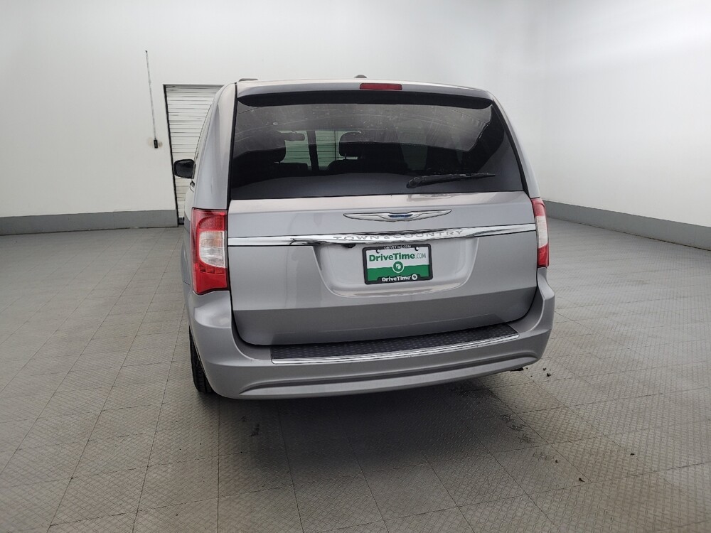 2016 Chrysler Town & Country in New Castle, DE 19720 - 18108629 6