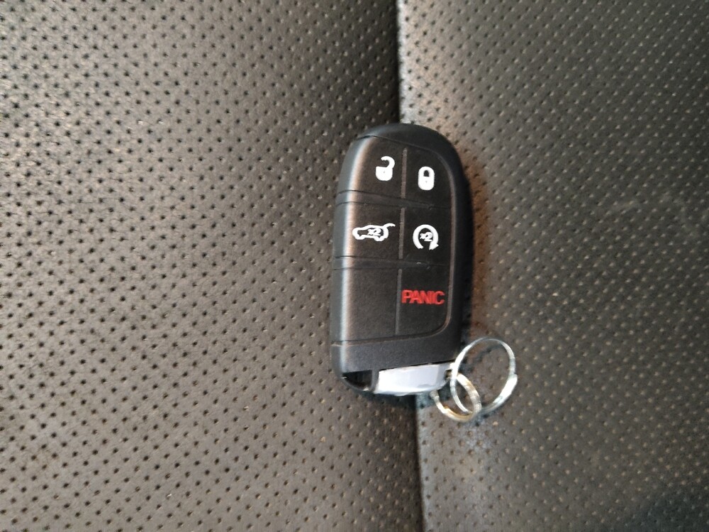 2019 Jeep Grand Cherokee in Topeka, KS 66611 - 18108645 32