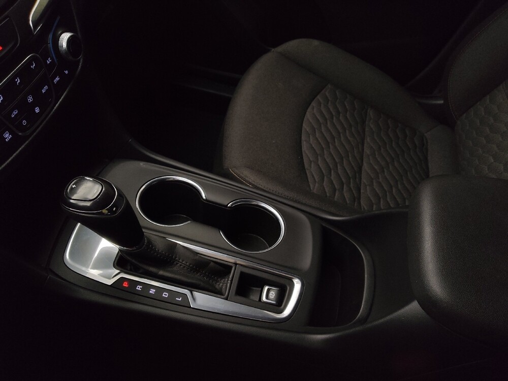 2020 Chevrolet Equinox in Midlothian, IL 60445 - 18108660 26