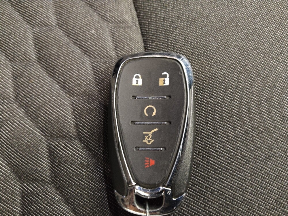 2020 Chevrolet Equinox in Midlothian, IL 60445 - 18108660 32