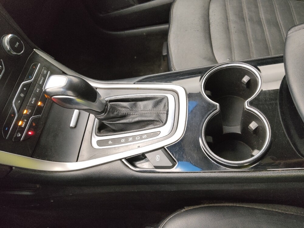 2018 Ford Edge in St. Louis, MO 63136 - 18108689 26