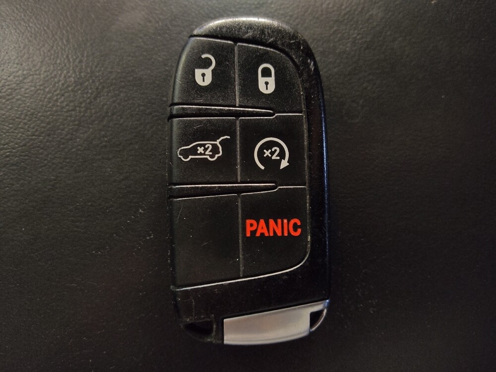 2018 Jeep Grand Cherokee in Houston, TX 77060 - 18108695 32