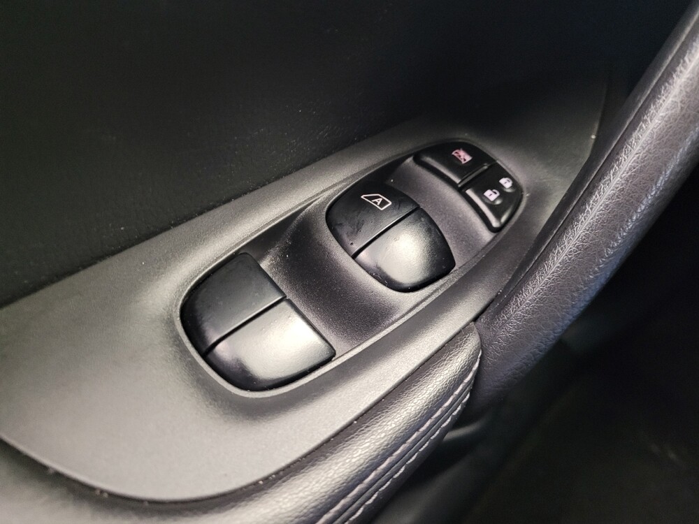 2018 Nissan Rogue Sport in Columbus, OH 43228 - 18108727 27