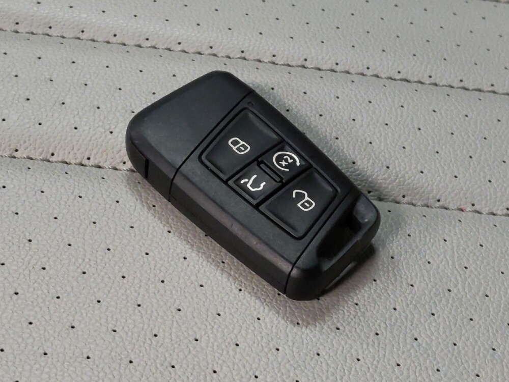 2022 Volkswagen Tiguan in Glendale, AZ 85301 - 18108731 32