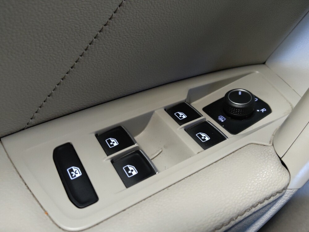 2022 Volkswagen Tiguan in Glendale, AZ 85301 - 18108731 27