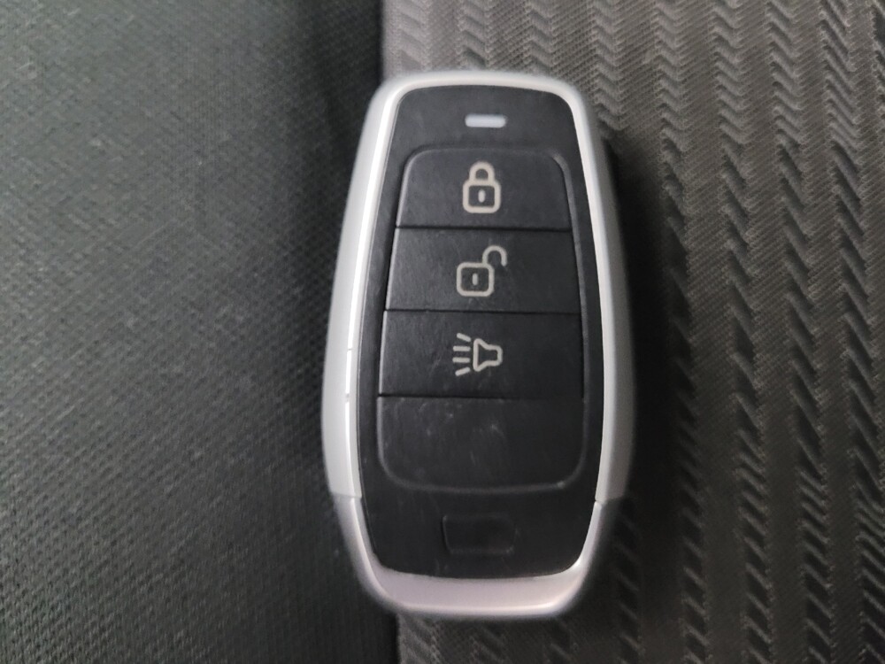 2021 Nissan Versa in Eastpointe, MI 48021 - 18108753 32