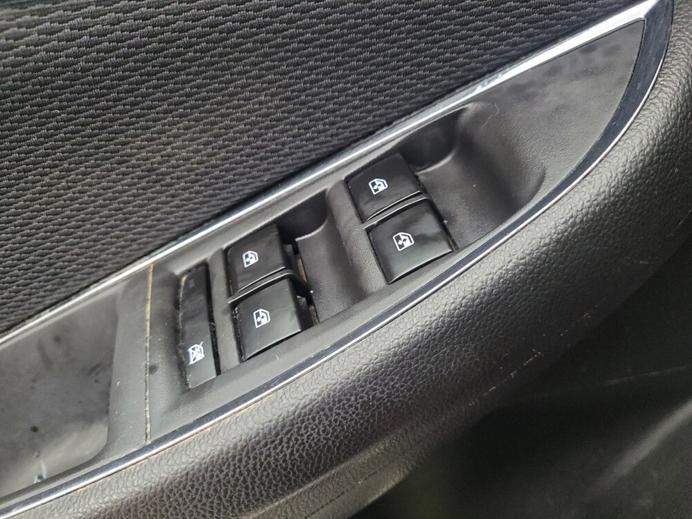 2017 Chevrolet Cruze in Memphis, TN 38115 - 18108770 27