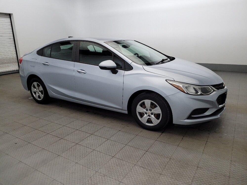 2018 Chevrolet Cruze in Owings Mills, MD 21117 - 18108787 11