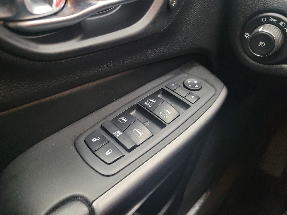 2019 Jeep Cherokee in Eastpointe, MI 48021 - 18108828 27