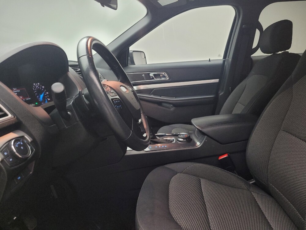 2017 Ford Explorer in Grand Rapids, MI 49508 - 18108829 17