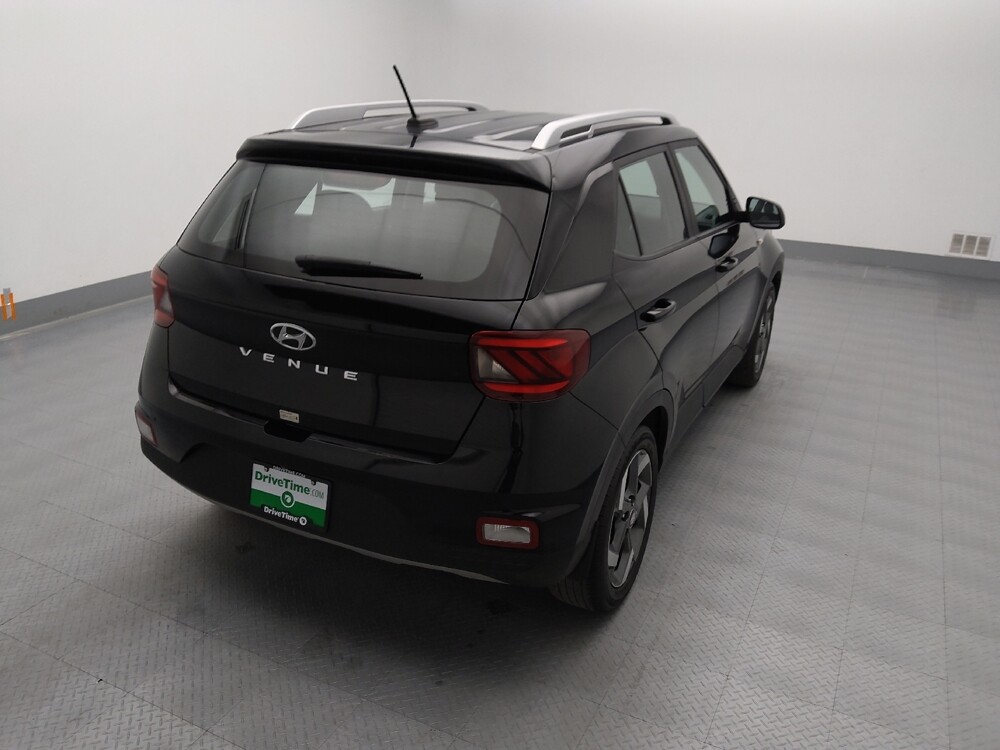 2024 Hyundai Venue in Independence, MO 64055 - 18108874 7