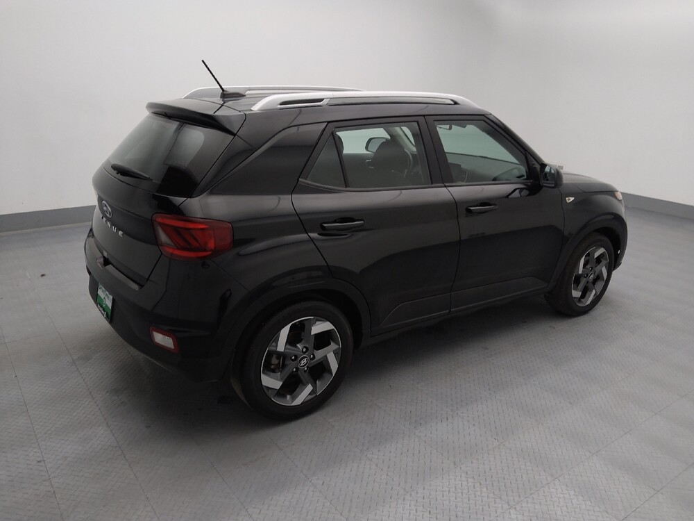 2024 Hyundai Venue in Independence, MO 64055 - 18108874 10