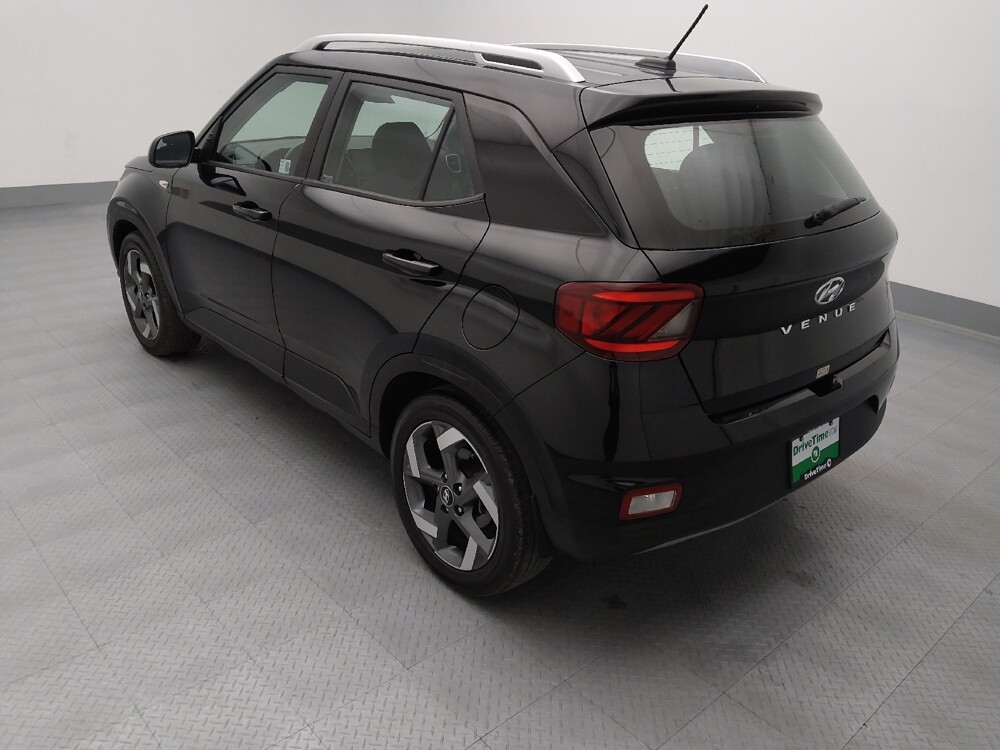 2024 Hyundai Venue in Independence, MO 64055 - 18108874 5