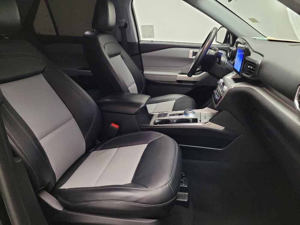2022 Ford Explorer in Downey, CA 90241 - 18108884 21