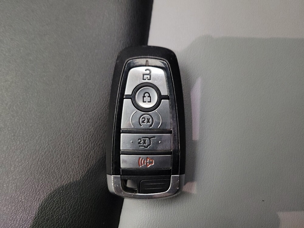 2022 Ford Explorer in Downey, CA 90241 - 18108884 32