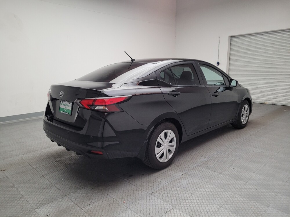 2022 Nissan Versa in Downey, CA 90241 - 18108885 9