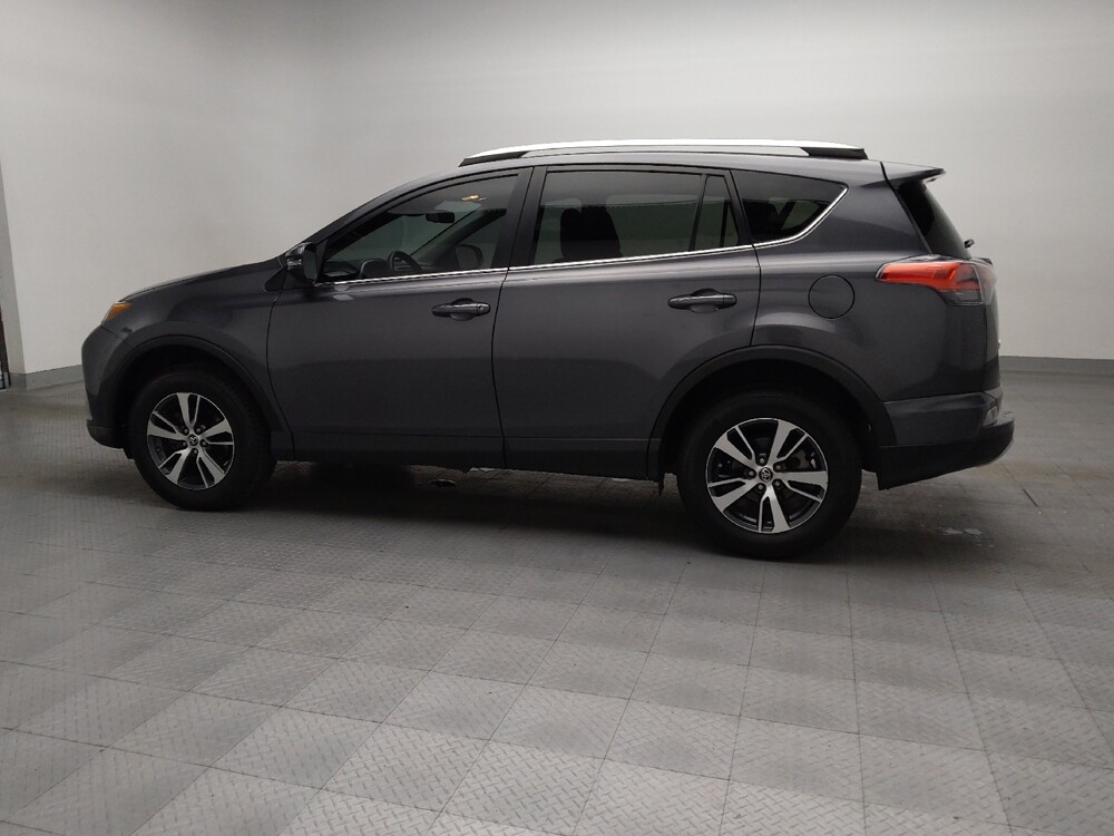 2018 Toyota RAV4 in Arlington, TX 76011 - 18108912 3