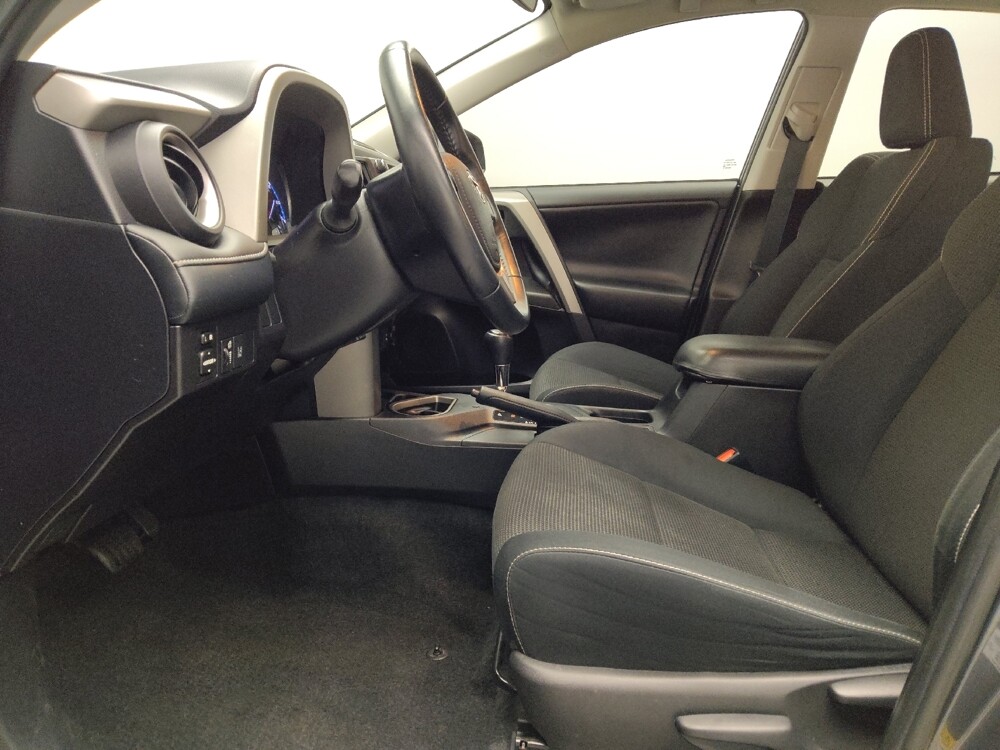 2018 Toyota RAV4 in Arlington, TX 76011 - 18108912 17