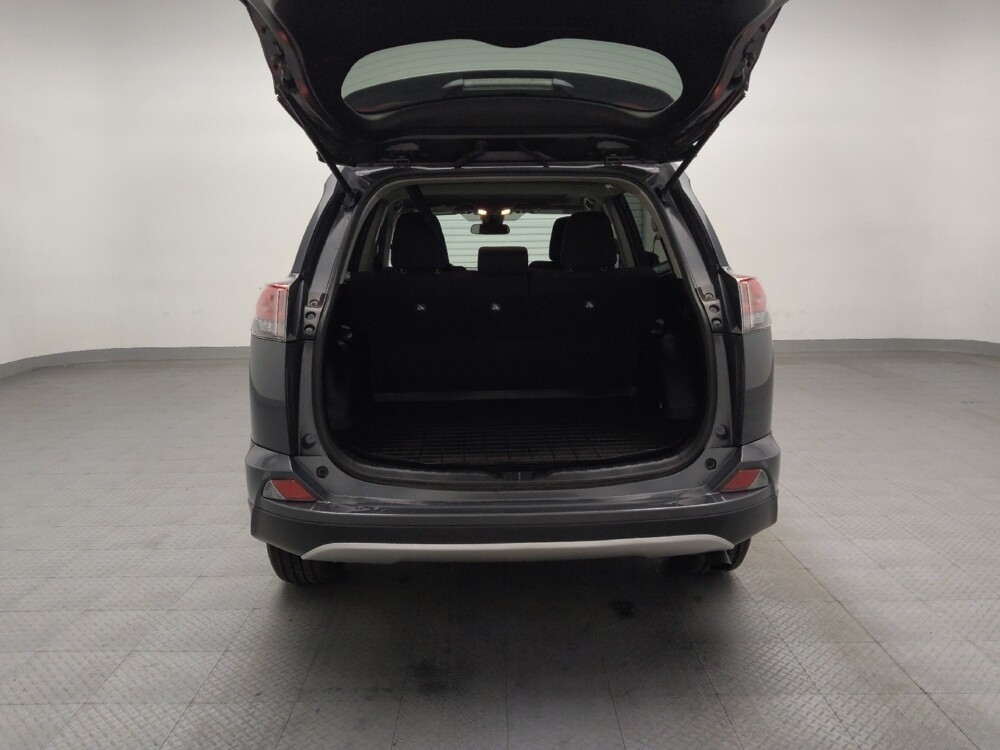 2018 Toyota RAV4 in Arlington, TX 76011 - 18108912 29