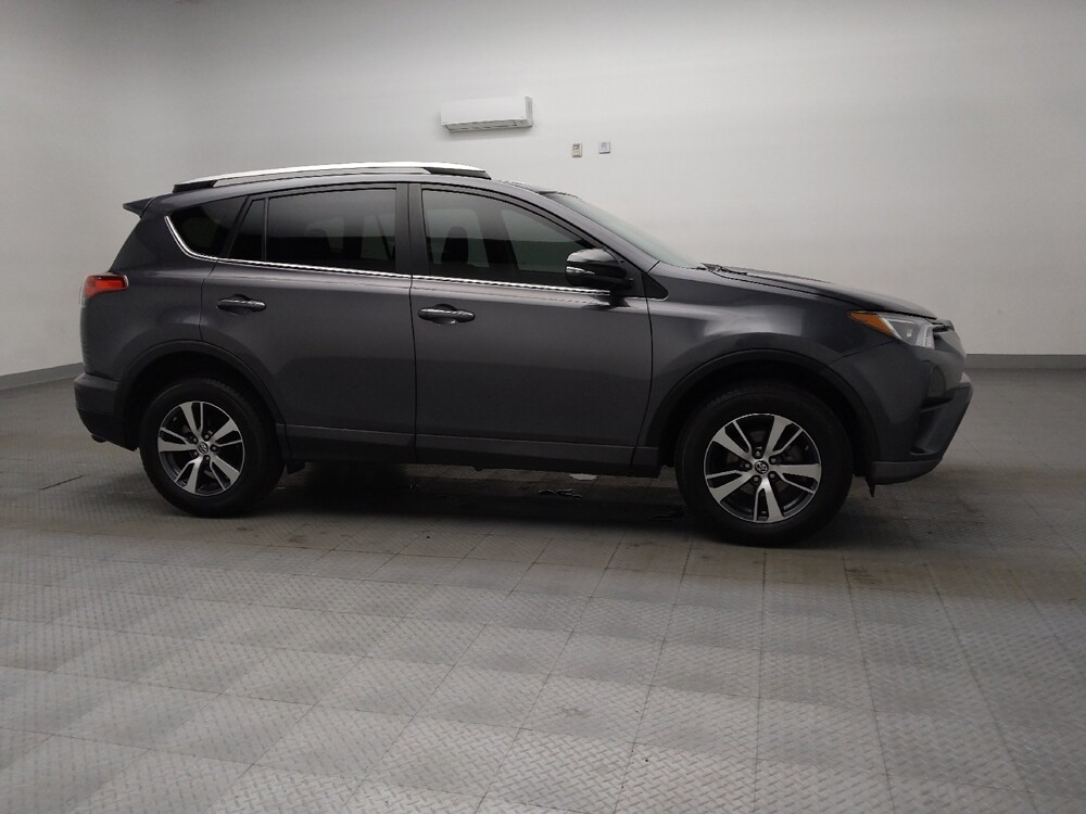 2018 Toyota RAV4 in Arlington, TX 76011 - 18108912 11
