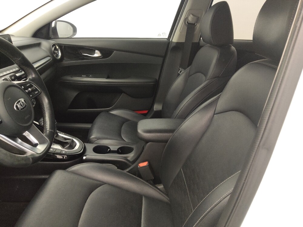 2019 Kia Forte in Charleston, SC 29414 - 18108924 17