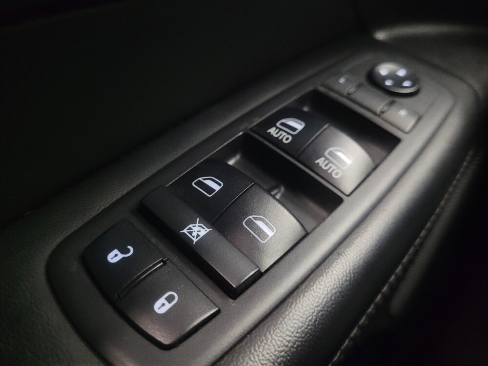 2018 Jeep Grand Cherokee in Indianapolis, IN 46222 - 18108958 27