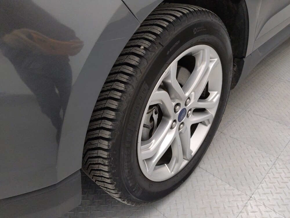 2018 Ford Edge in St. Louis, MO 63136 - 18109006 31