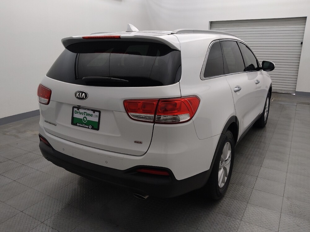 2017 Kia Sorento in Live Oak, TX 78233 - 18109009 7