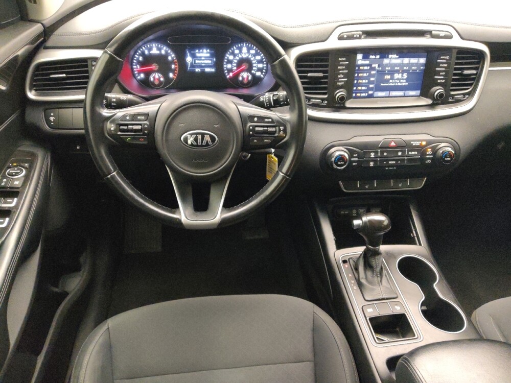 2017 Kia Sorento in Live Oak, TX 78233 - 18109009 22