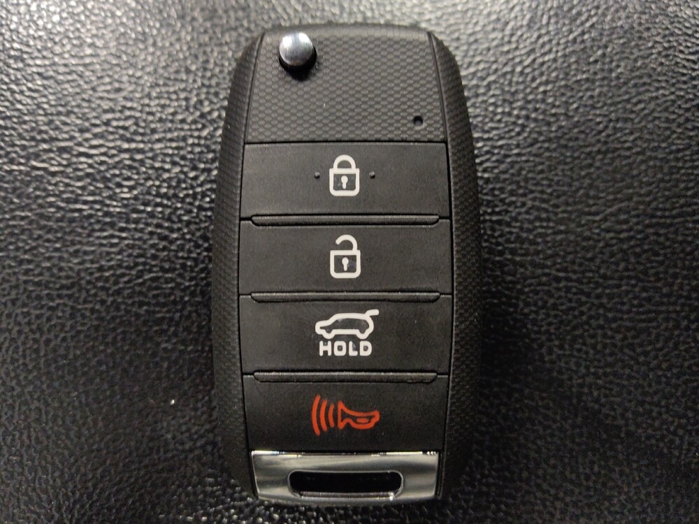 2017 Kia Sorento in Live Oak, TX 78233 - 18109009 32