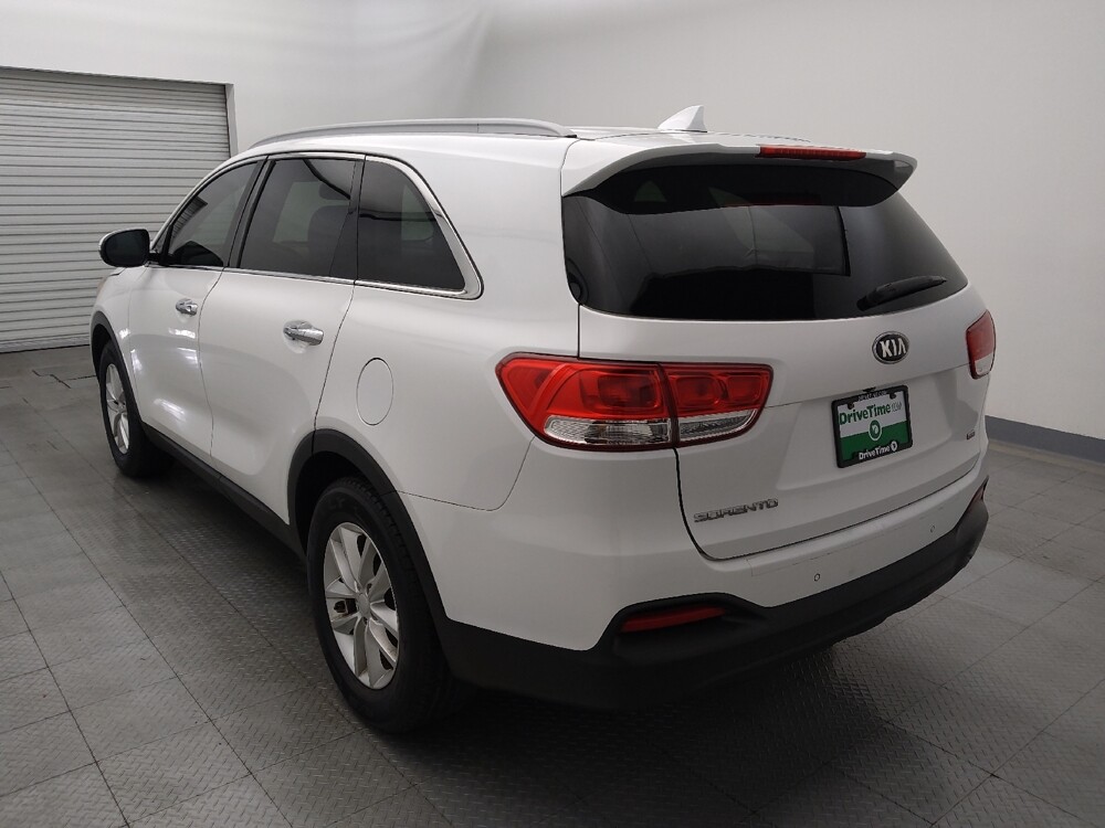 2017 Kia Sorento in Live Oak, TX 78233 - 18109009 5