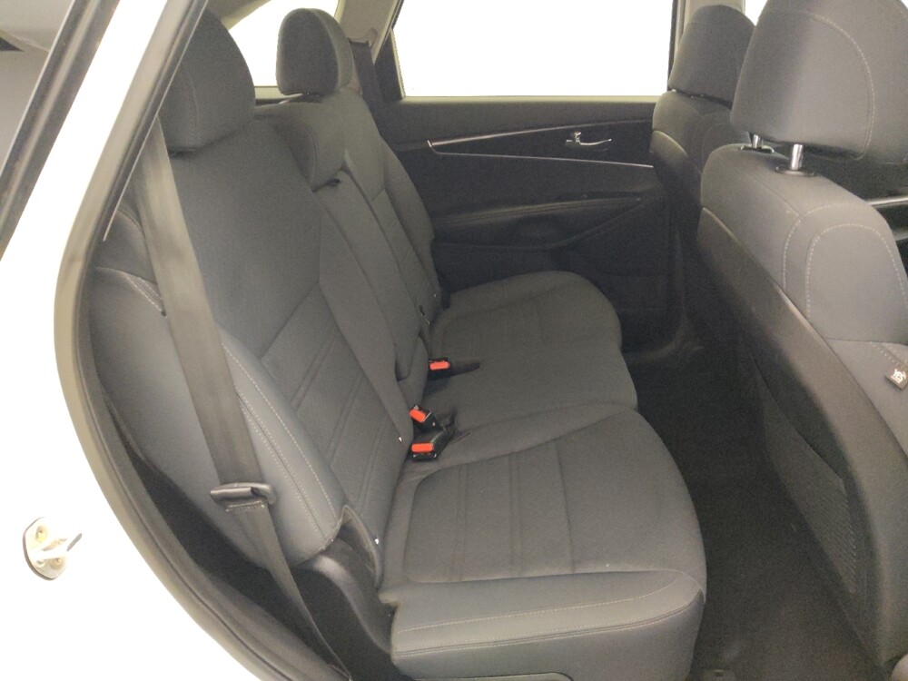 2017 Kia Sorento in Live Oak, TX 78233 - 18109009 19