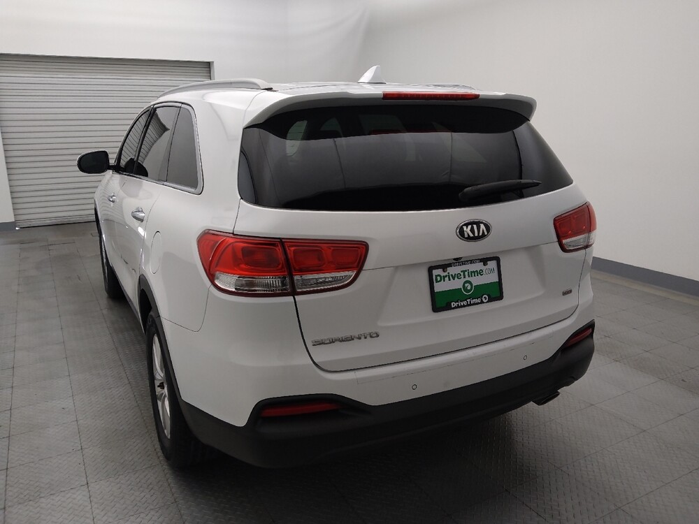 2017 Kia Sorento in Live Oak, TX 78233 - 18109009 6