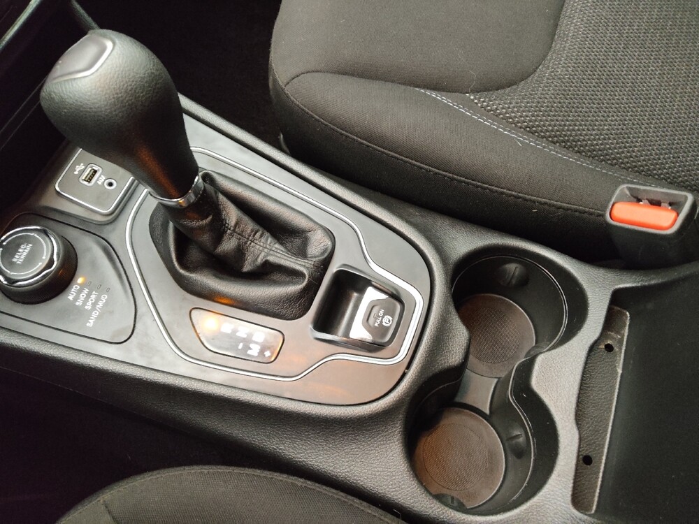 2019 Jeep Cherokee in Lakewood, CO 80215 - 18109030 26