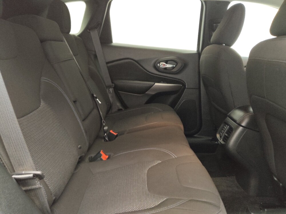 2019 Jeep Cherokee in Lakewood, CO 80215 - 18109030 19