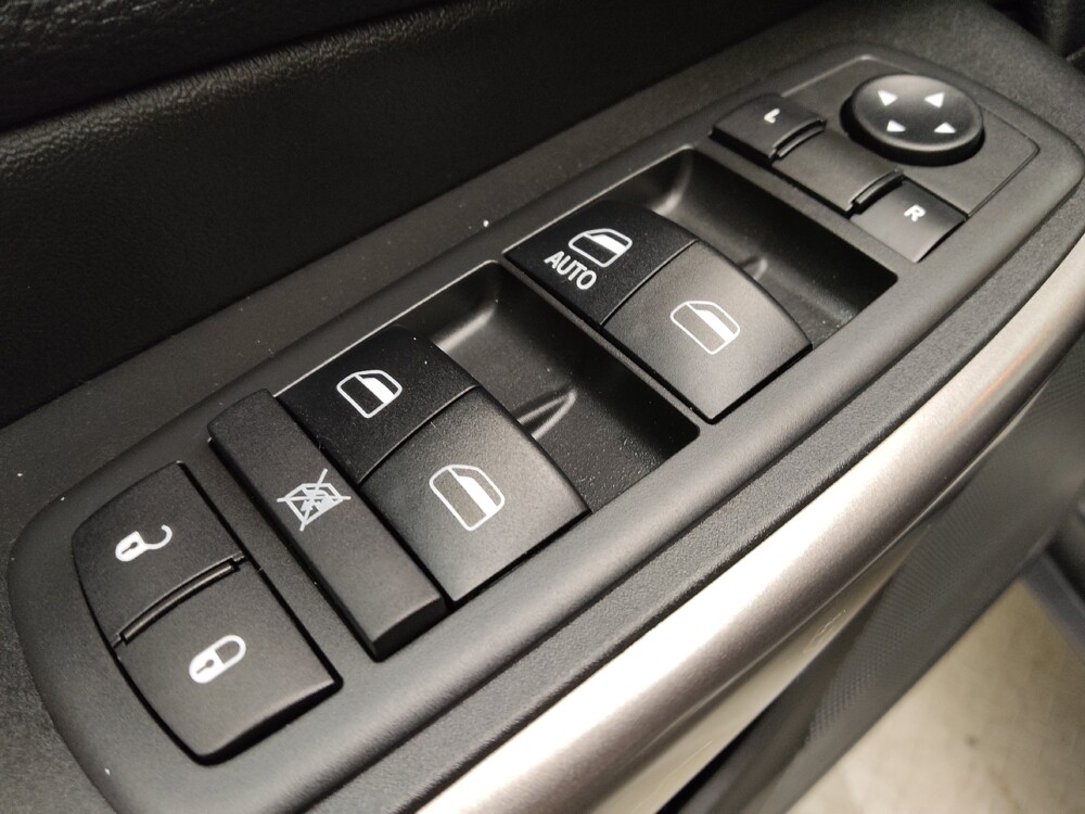 2019 Jeep Cherokee in Lakewood, CO 80215 - 18109030 27