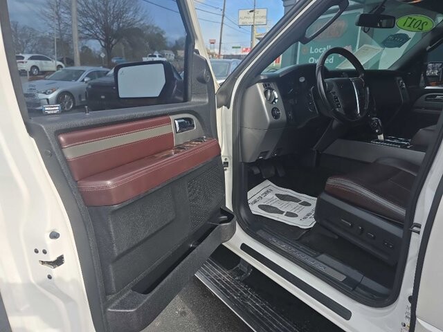2017 Ford Expedition in Knoxville, TN 37912 - 18109045 8
