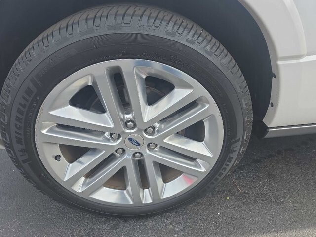 2017 Ford Expedition in Knoxville, TN 37912 - 18109045 5