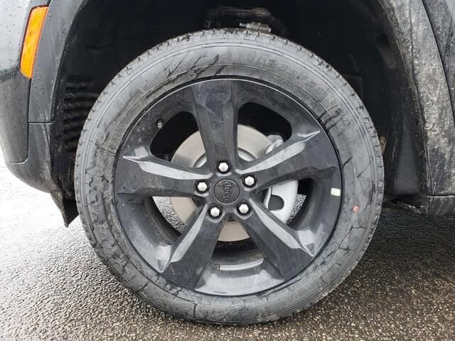 2026 Jeep Grand Cherokee in Bedford, OH 44146 - 18109066 12